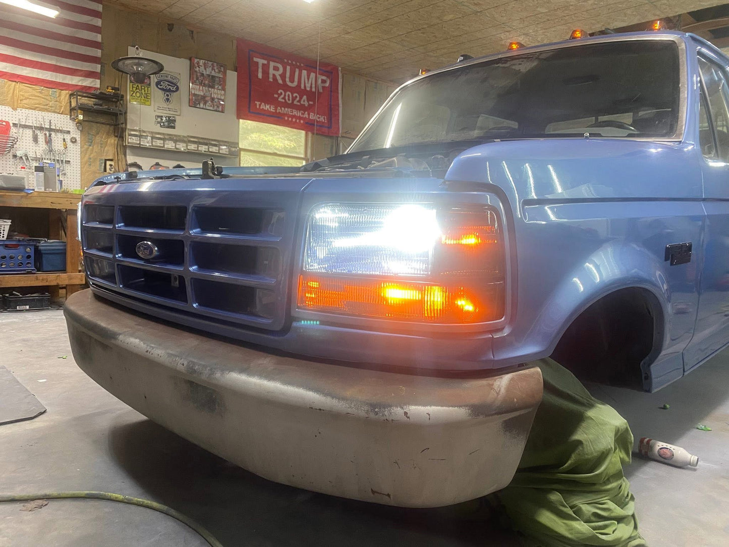 Smoked Diffused Headlight Kit - (92-97 F-Series and Bronco)