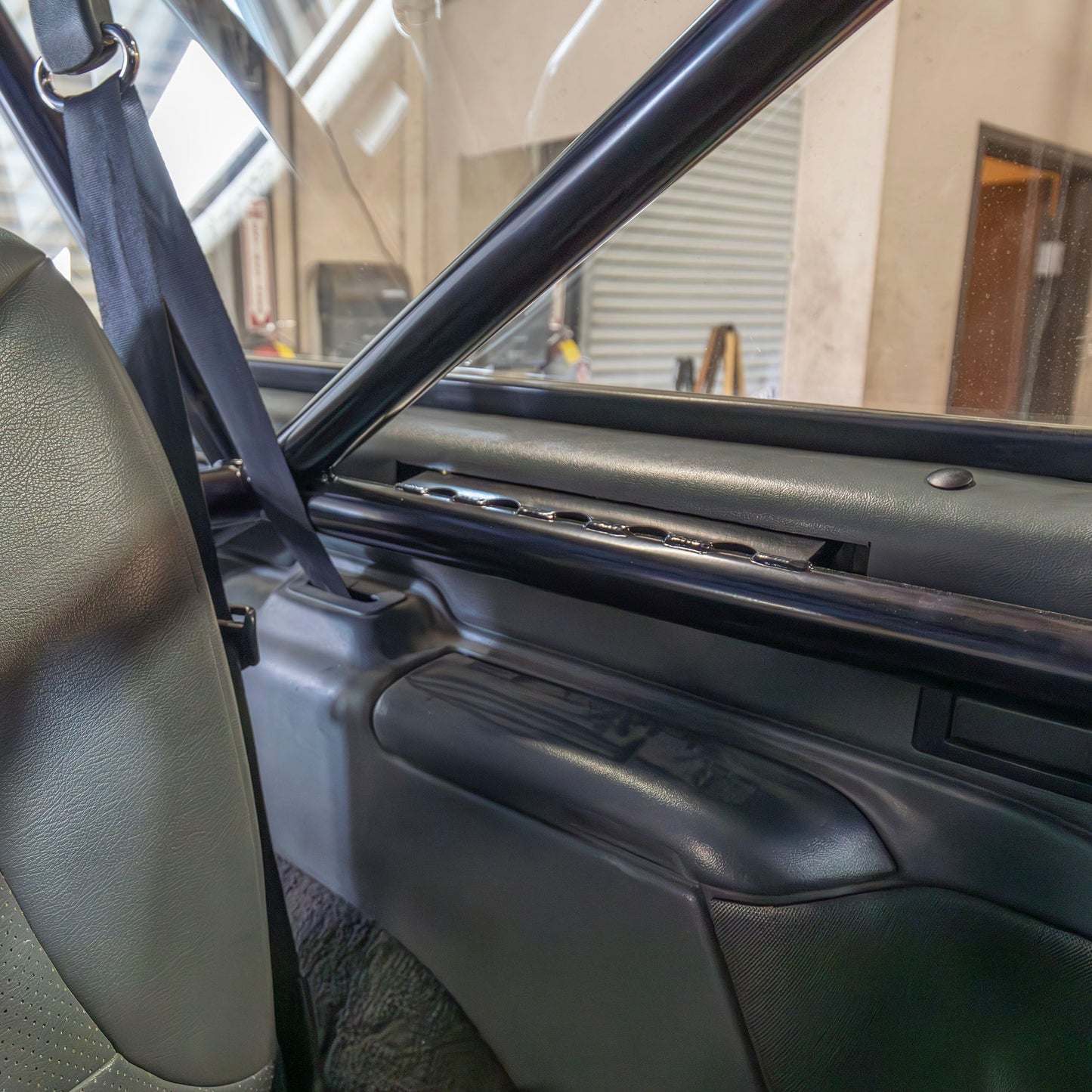 Desolate Motorsports Fully Welded Roll Cage - 1980-1996 Ford Bronco