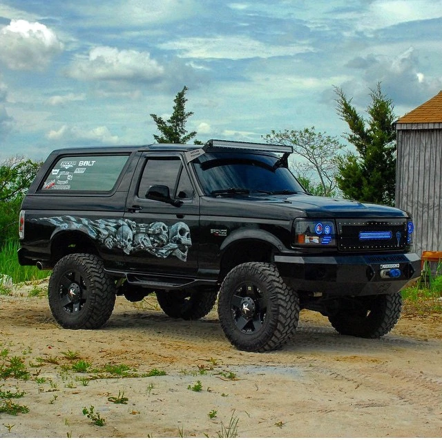 (1980-1997) F-Series & Bronco - Light Bar Pillar Mounts