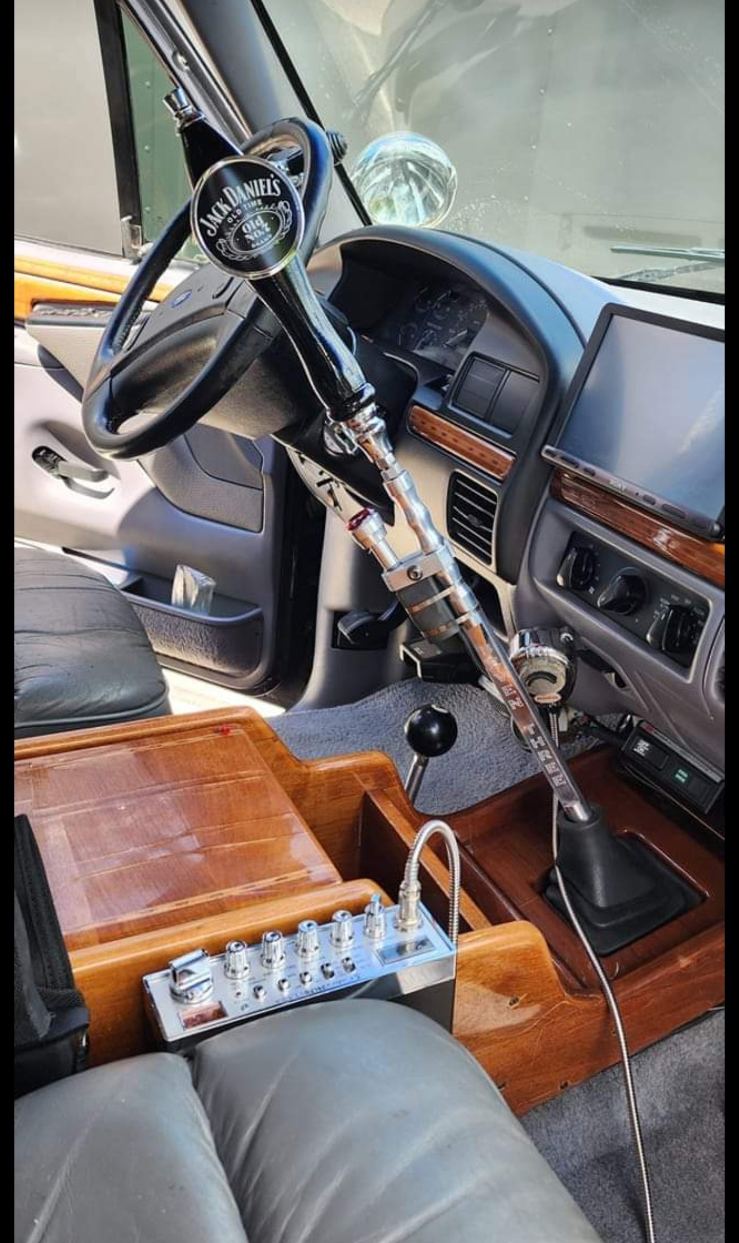 Diesels and Dirtbags 18" ZF5/6 Straight Shifter - 1987-2010 Ford F-Series & Bronco