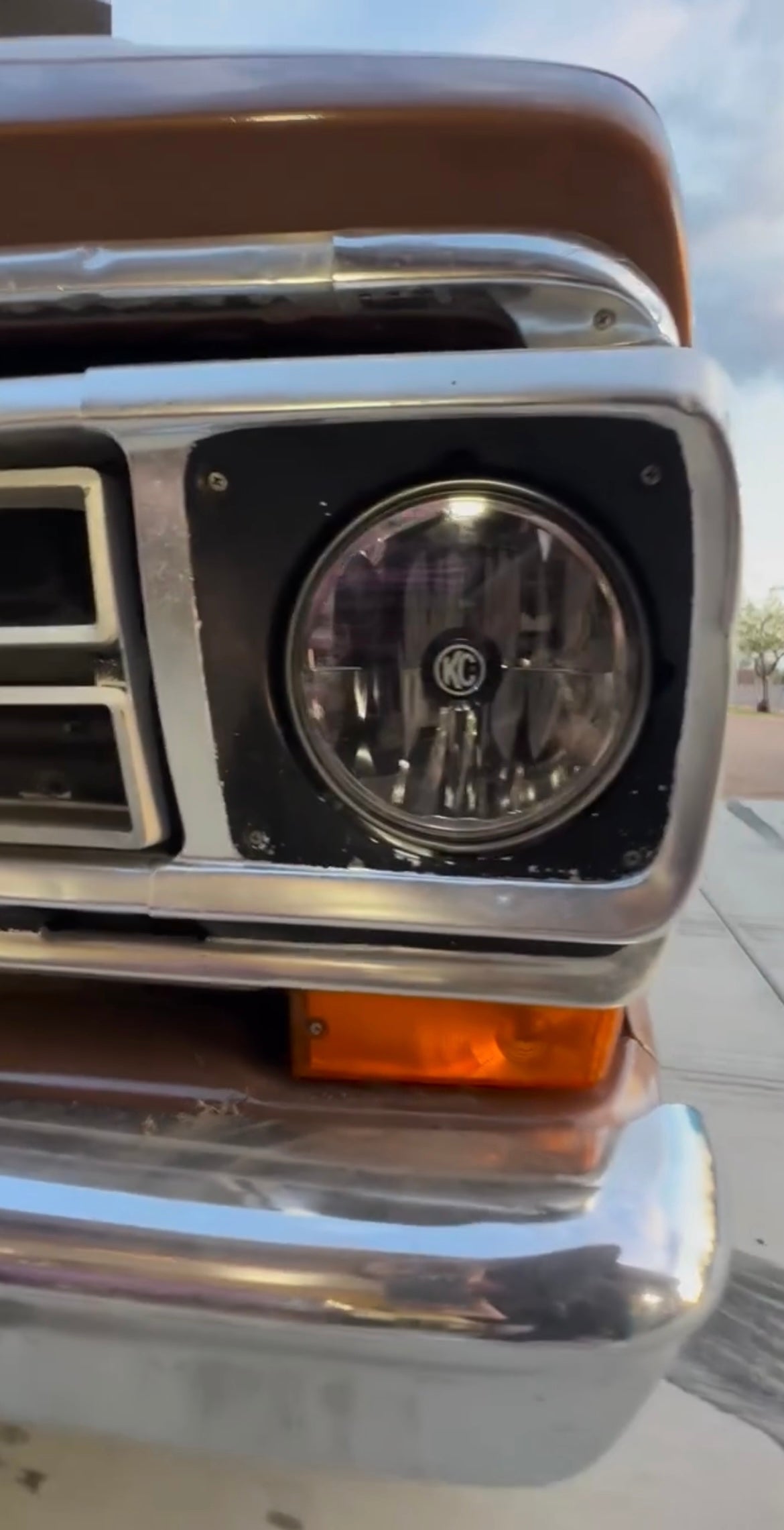 1967-1978 F-Series and Bronco KC HiLites 7" Gravity LED Headlights