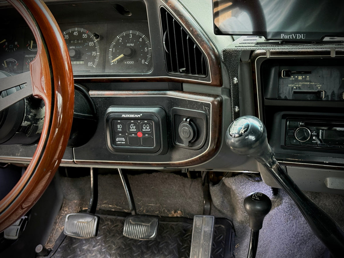 JC Customs Bricknose Dash Mounted Auxbeam Mount