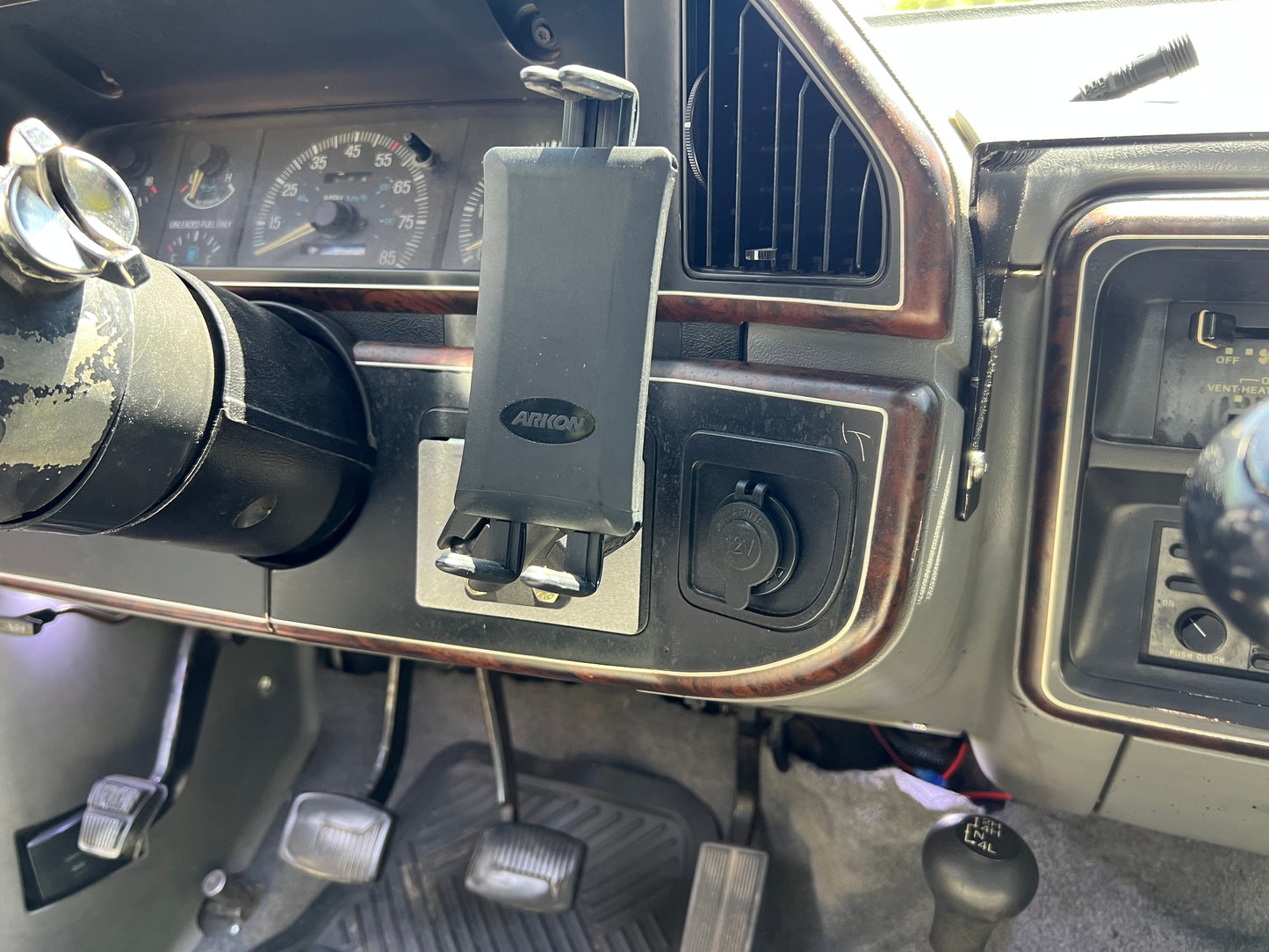 JC Customs Ford Bricknose Cell Phone Mount - 1987-1991 Ford F-Series & Bronco
