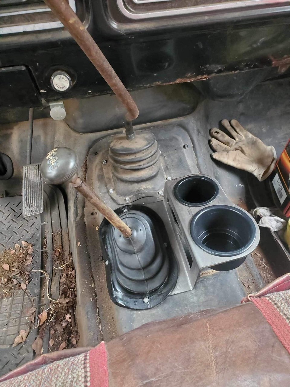 JC Customs - Shifter Mounted Cup Holder - 1992-1997 Ford F-Series & Bronco