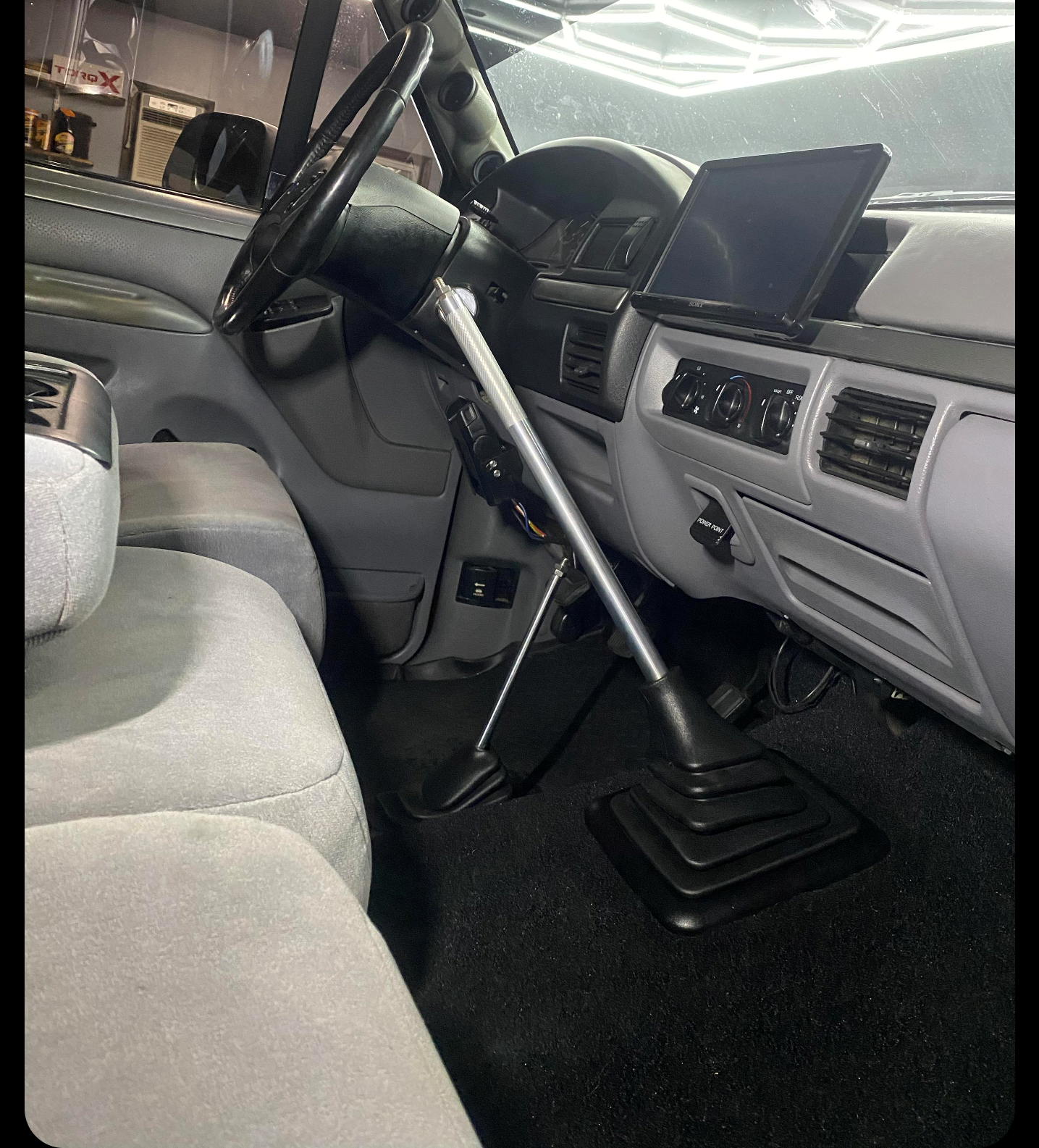 Diesels and Dirtbags 18" ZF5/6 Straight Shifter - 1987-2010 Ford F-Series & Bronco