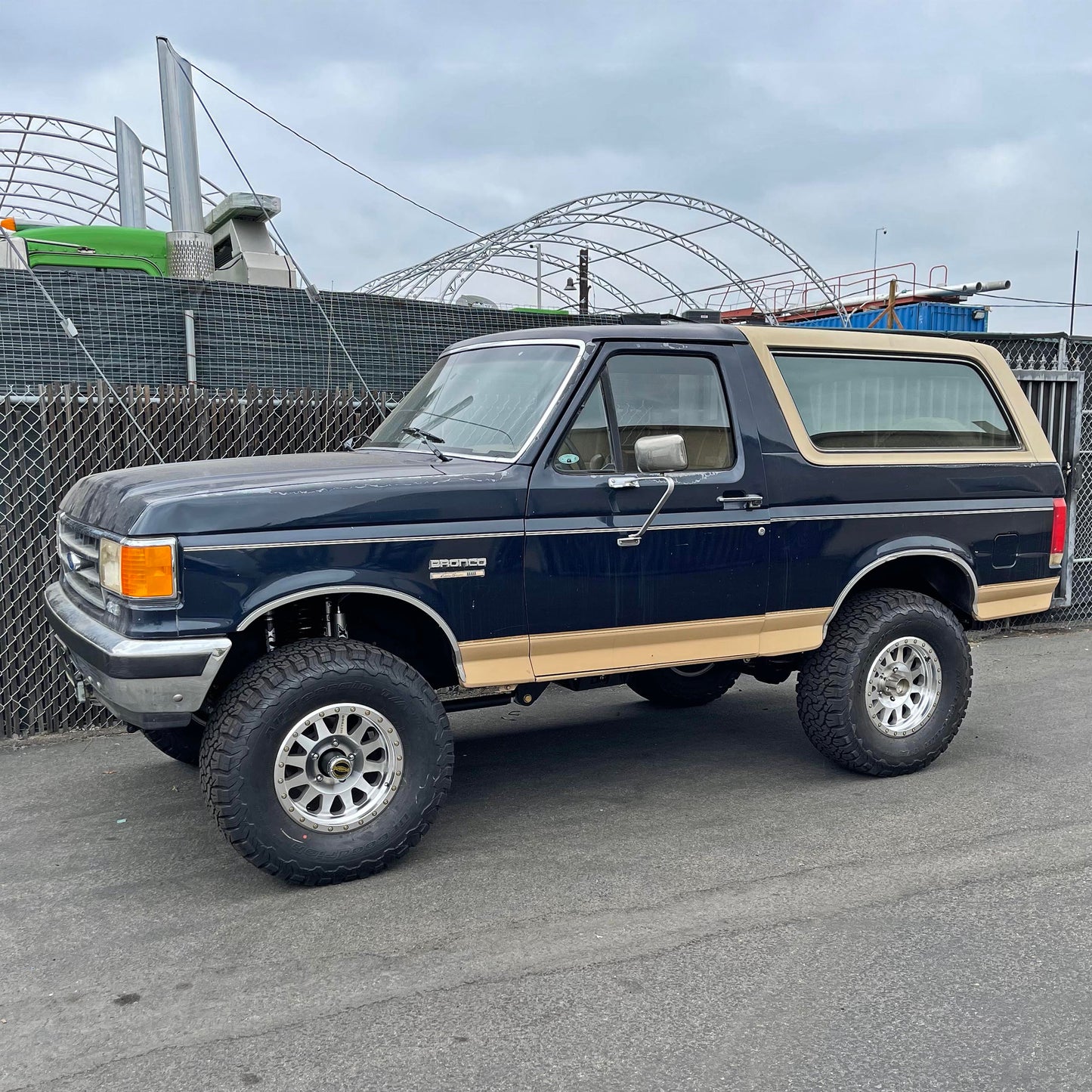 Desolate Motorsports Front 4" Mid Travel Lift Kit  (Bolt-on) - 1980-1996 Ford F150/Bronco